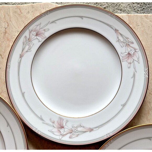 Noritake Jenna 3760 Dinner Plates Set of 4 Pink/Green Bands Pastel Flowers VTG - Picture 2 of 6
